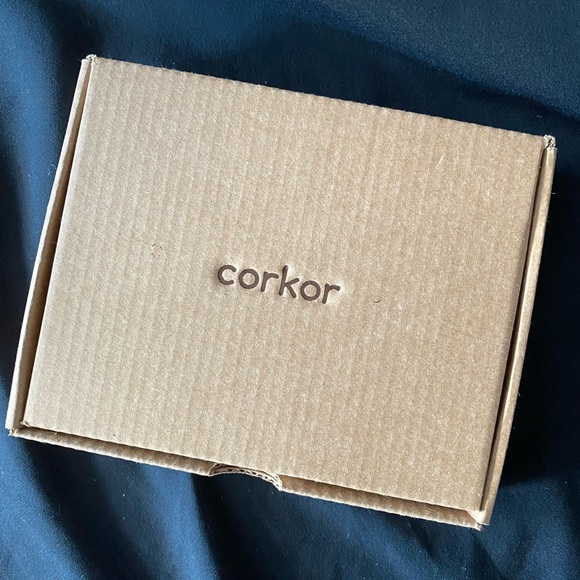 CORKOR Men’s Slim Bifold Wallet - Black - Picture 6 of 11